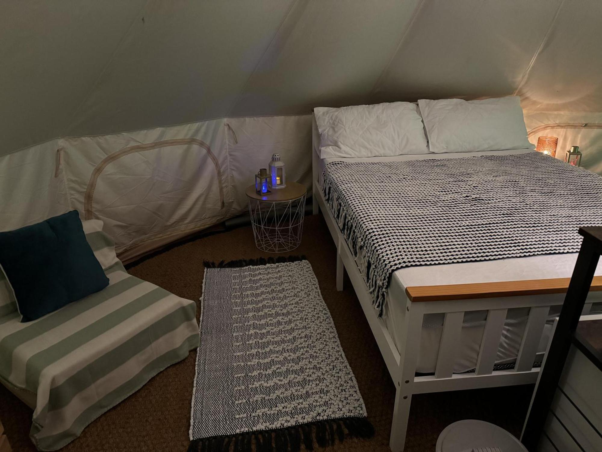 グランサム Spacious Bell Tent At Herigerbi Park Lincolnshireヴィラ エクステリア 写真