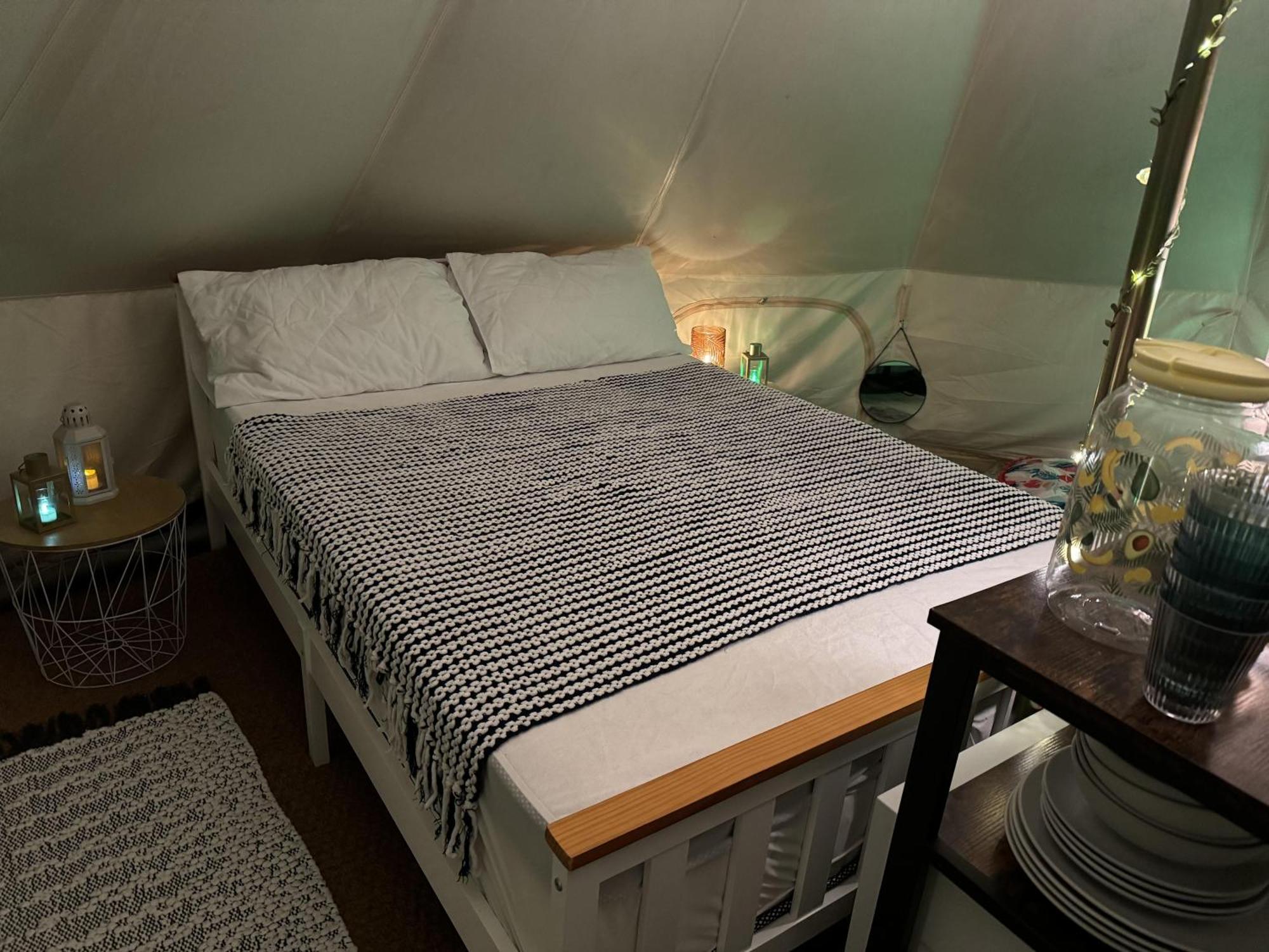 グランサム Spacious Bell Tent At Herigerbi Park Lincolnshireヴィラ エクステリア 写真
