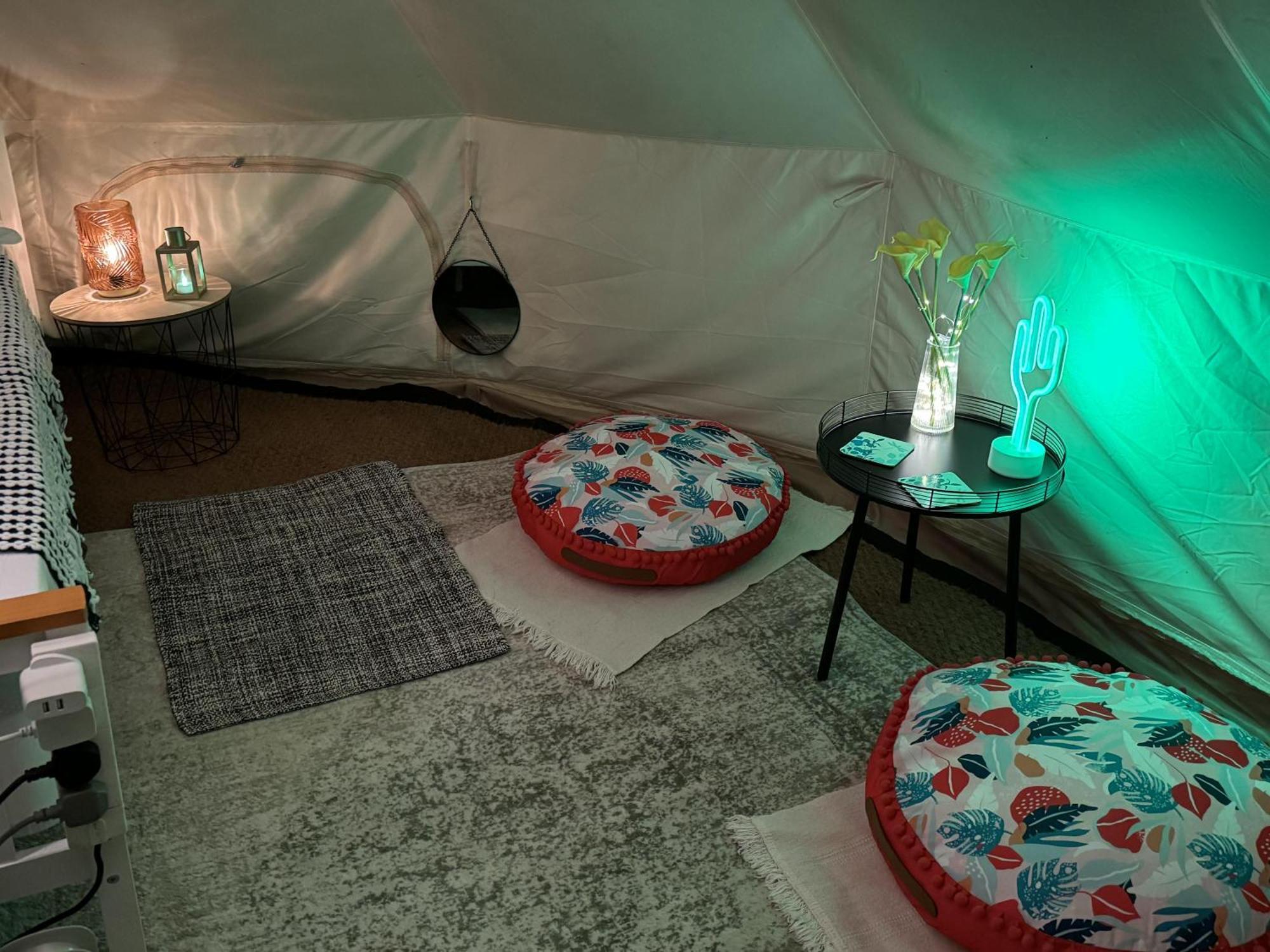 グランサム Spacious Bell Tent At Herigerbi Park Lincolnshireヴィラ エクステリア 写真